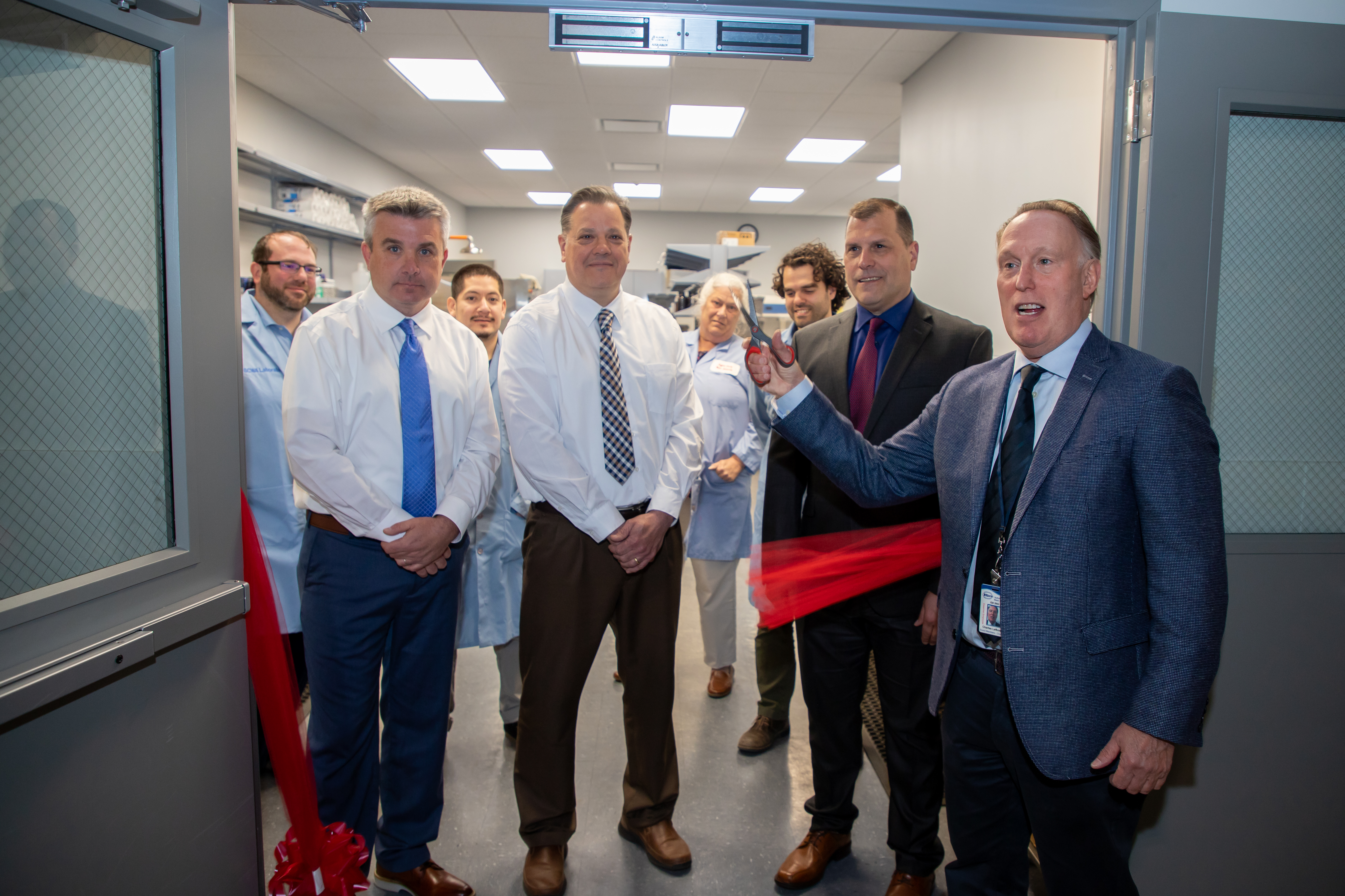 Lab_Ribbon_Cutting_(3_of_8)